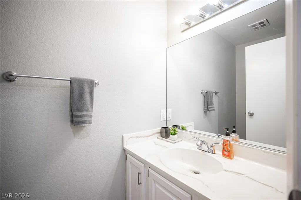 915 Vegas Valley, Las Vegas, NV 89109