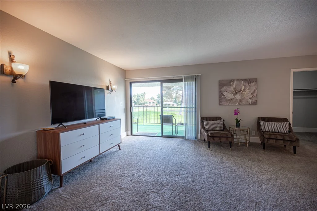 915 Vegas Valley, Las Vegas, NV 89109
