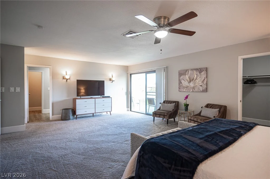 915 Vegas Valley, Las Vegas, NV 89109