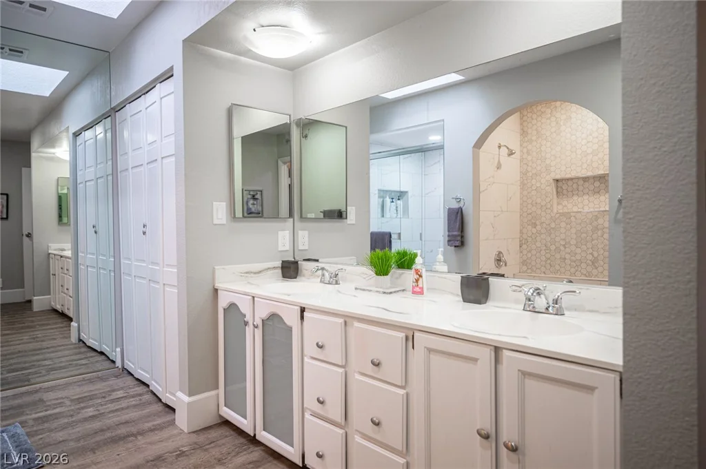 915 Vegas Valley, Las Vegas, NV 89109