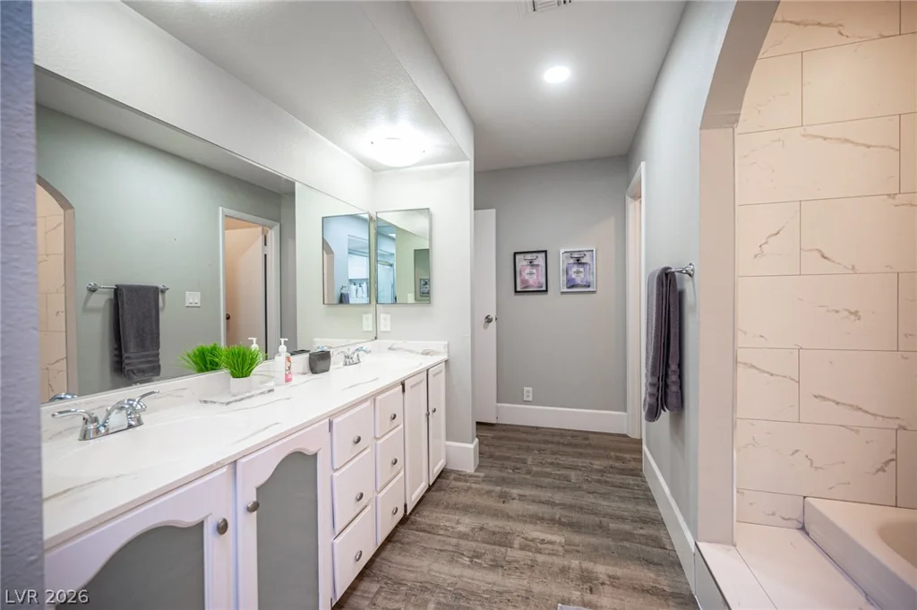 915 Vegas Valley, Las Vegas, NV 89109