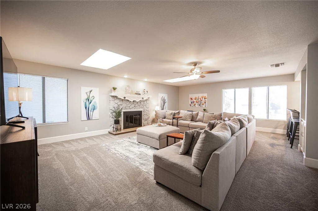 915 Vegas Valley, Las Vegas, NV 89109