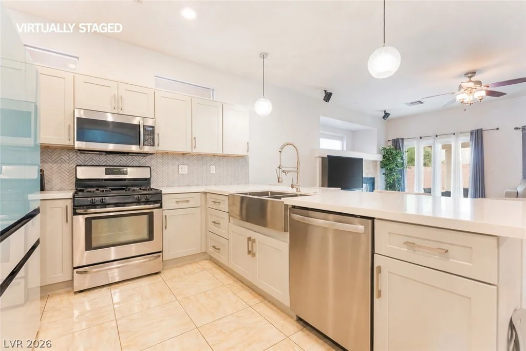 5949 Pavilion Lakes, Las Vegas, NV 89122