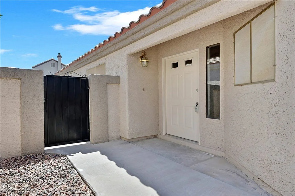 370 Lander, Henderson, NV 89074