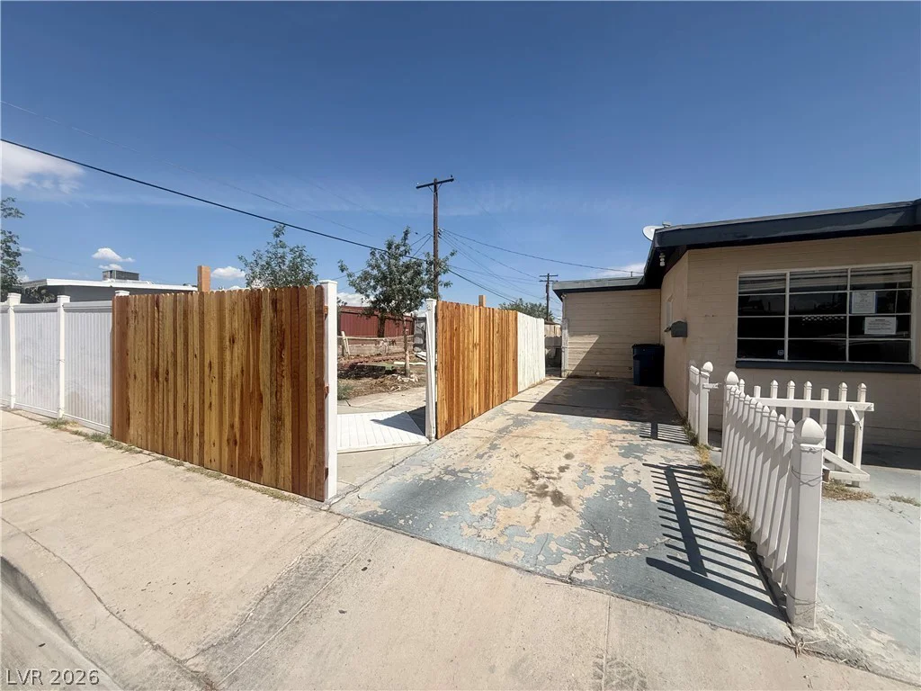 4922 Nebraska, Las Vegas, NV 89107