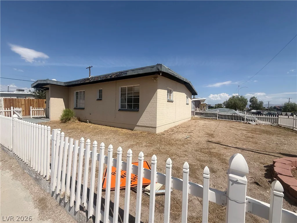 4922 Nebraska, Las Vegas, NV 89107