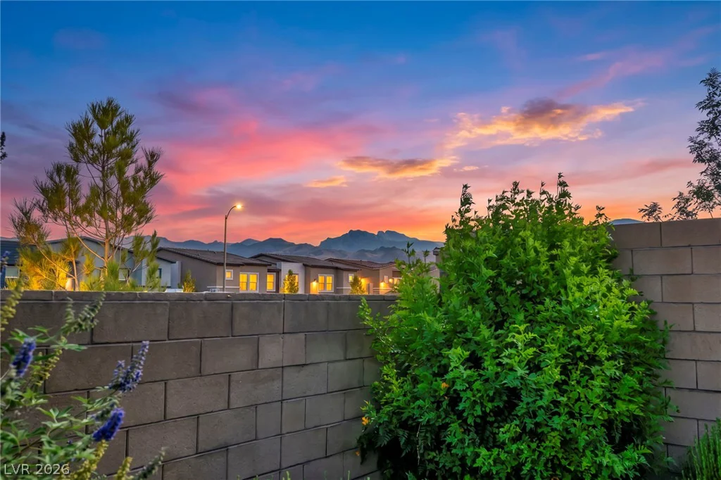 10971 Bristol Park, Las Vegas, NV 89166