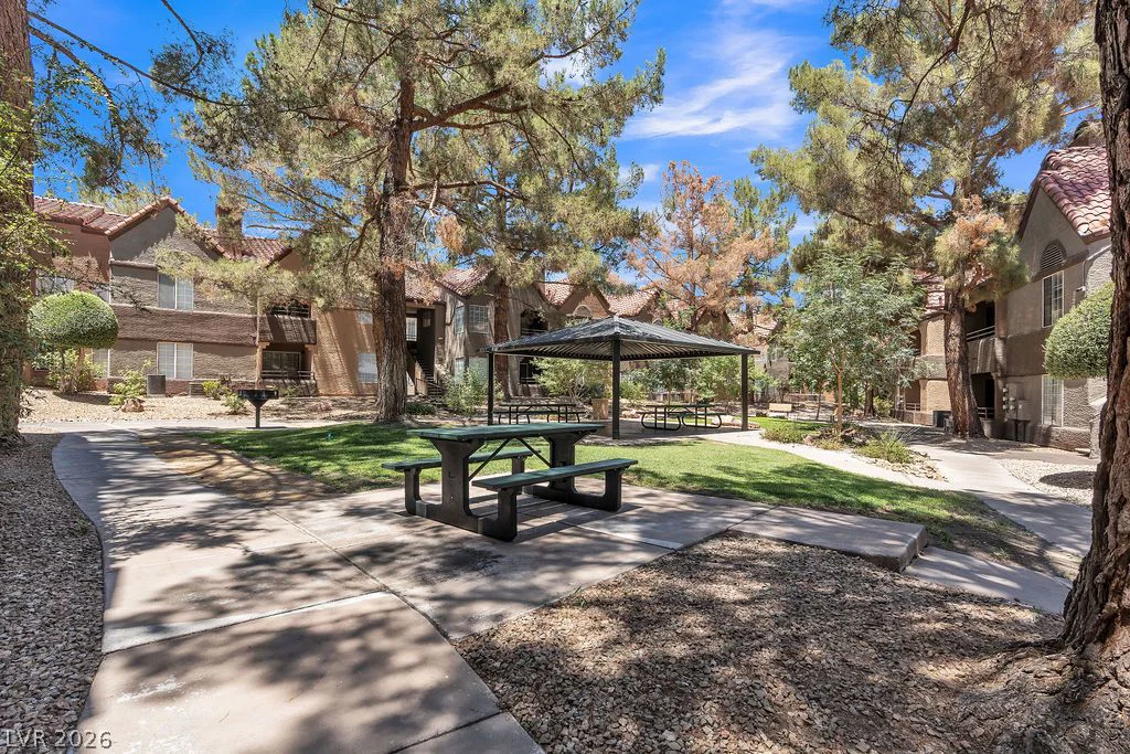 2200 Fort Apache, Las Vegas, NV 89117