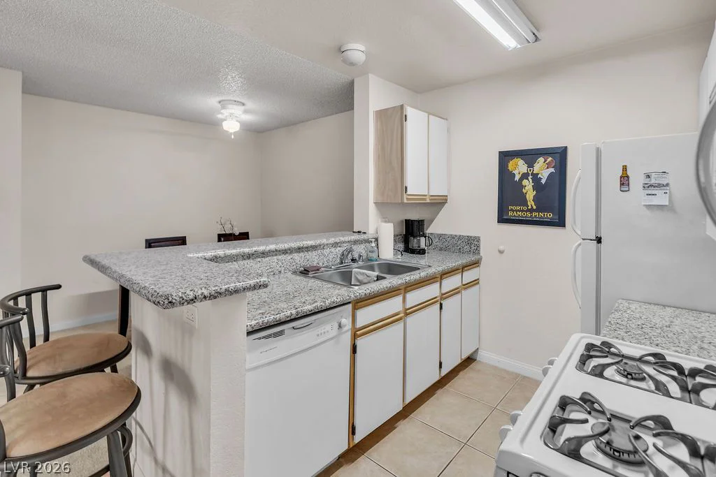 2200 Fort Apache, Las Vegas, NV 89117