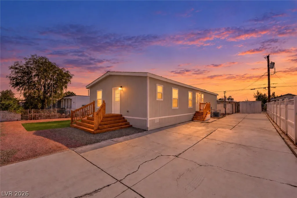 2253 Clinton, Las Vegas, NV 89156
