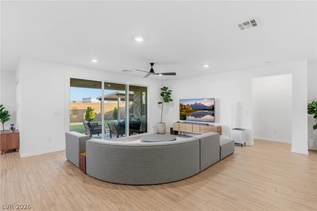6221 Lamont Hills, Las Vegas, NV 89139