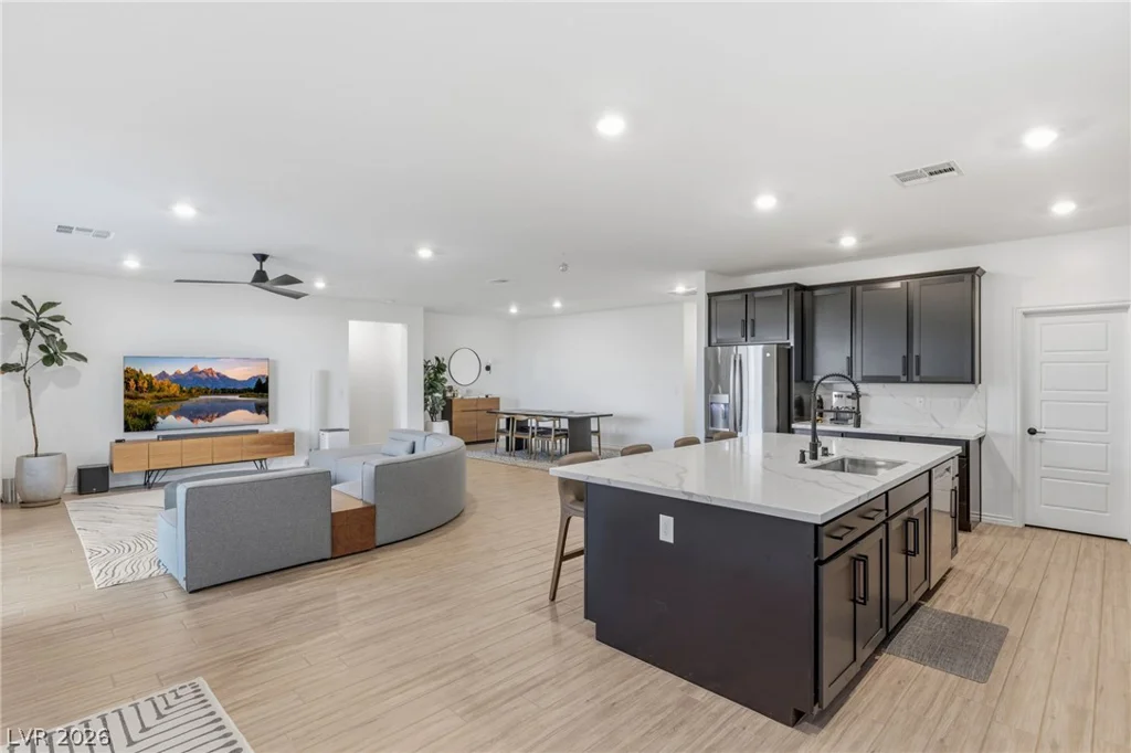6221 Lamont Hills, Las Vegas, NV 89139
