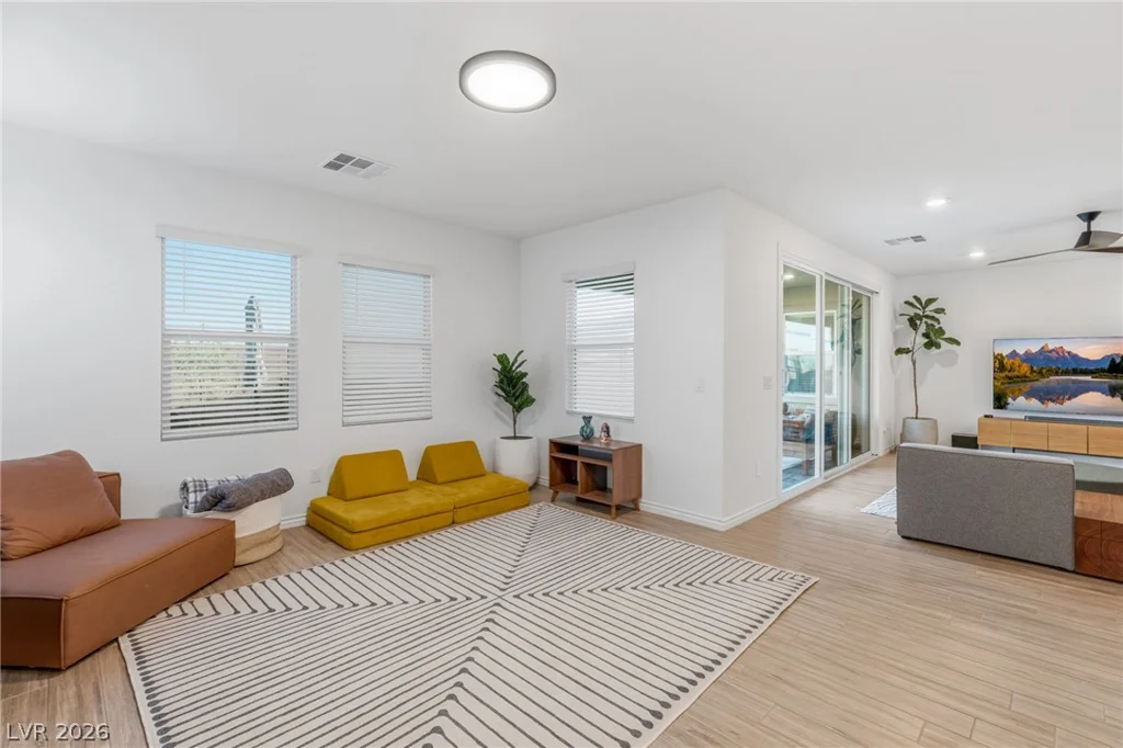 6221 Lamont Hills, Las Vegas, NV 89139