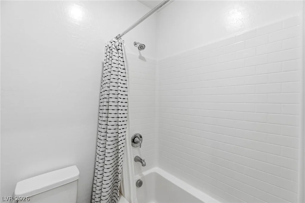 6221 Lamont Hills, Las Vegas, NV 89139