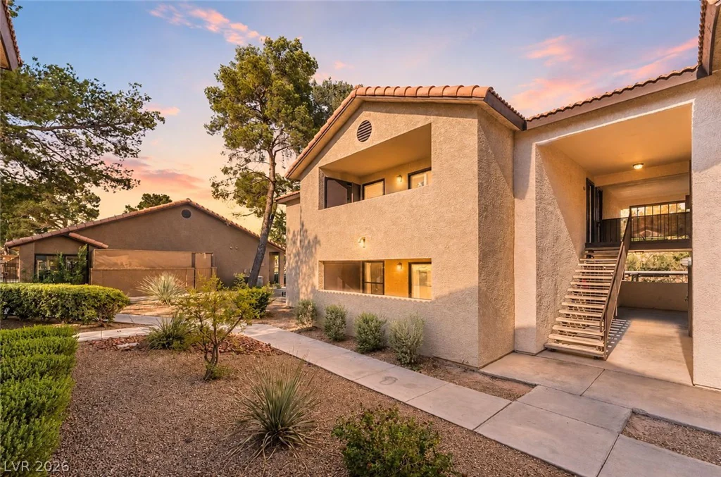 2451 Rainbow, Las Vegas, NV 89108