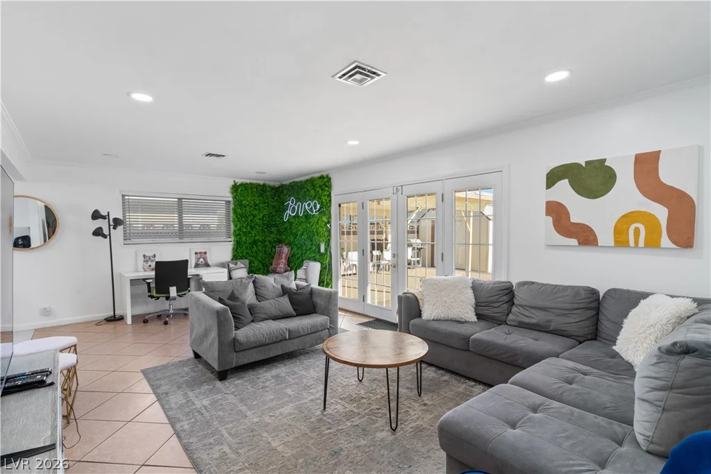 2004 Mesquite, Las Vegas, NV 89106