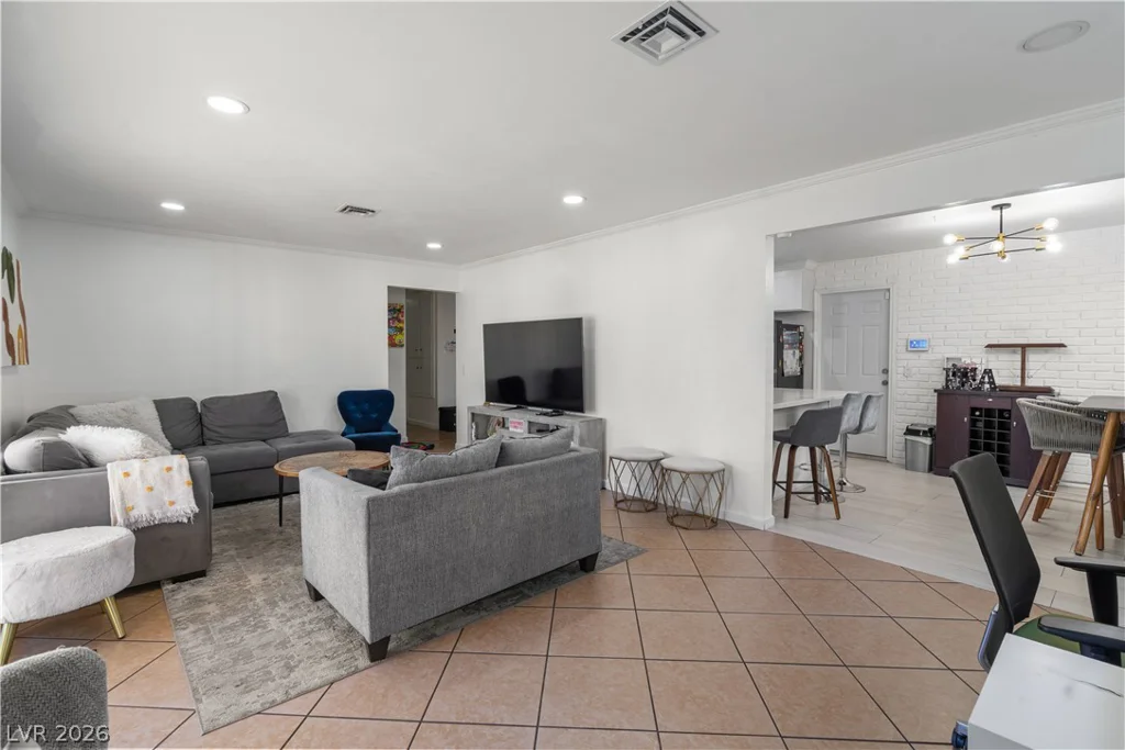 2004 Mesquite, Las Vegas, NV 89106