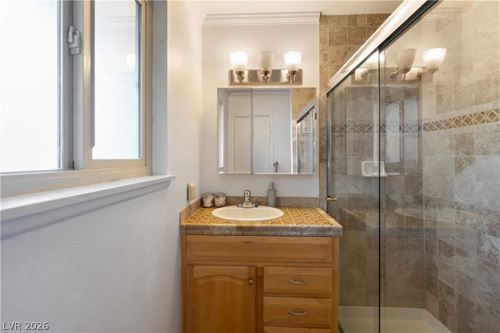 2004 Mesquite, Las Vegas, NV 89106