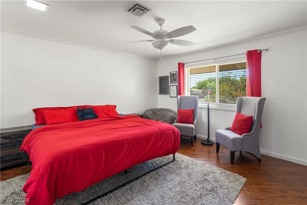 2004 Mesquite, Las Vegas, NV 89106