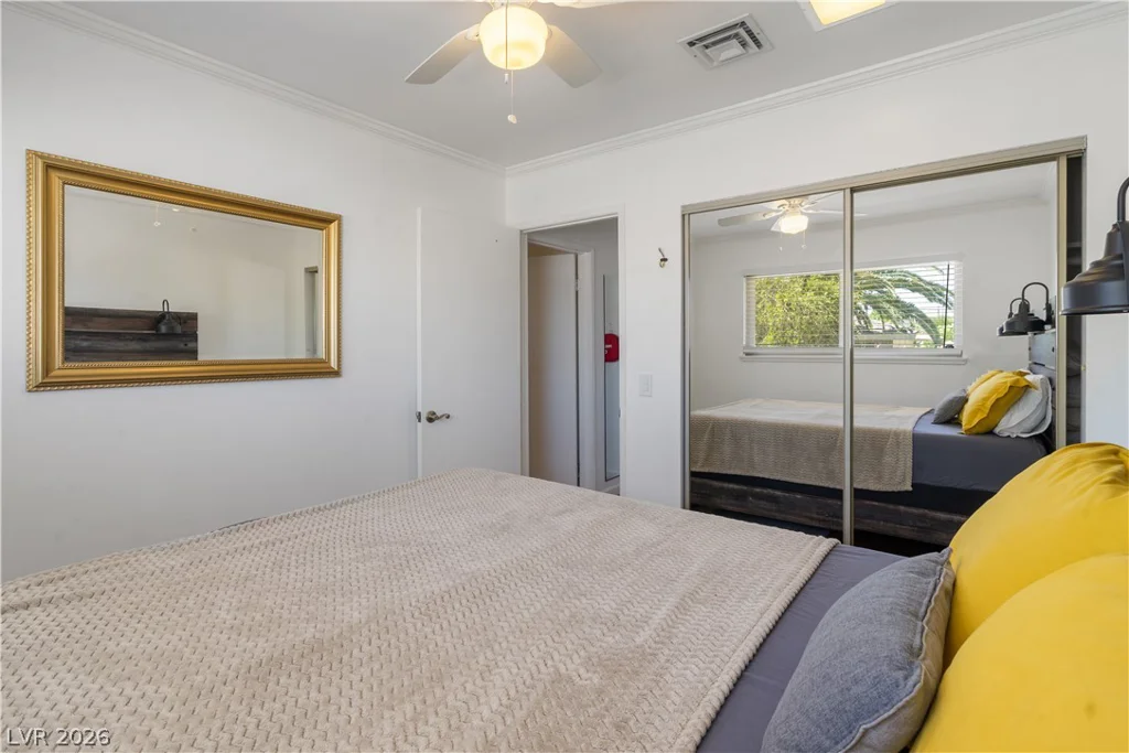 2004 Mesquite, Las Vegas, NV 89106