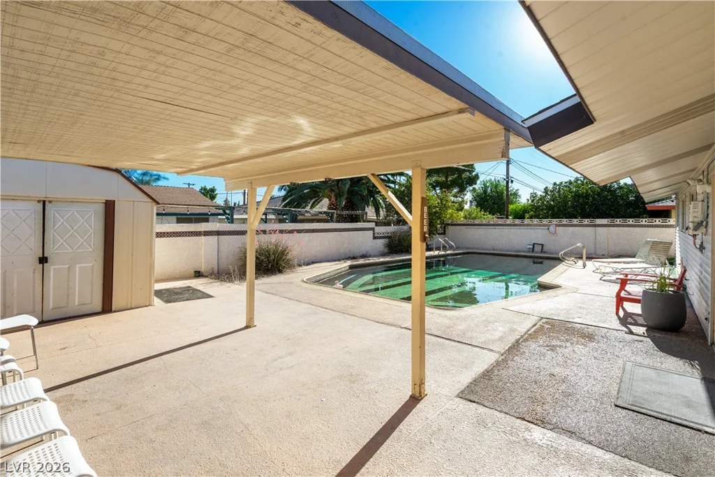 2004 Mesquite, Las Vegas, NV 89106