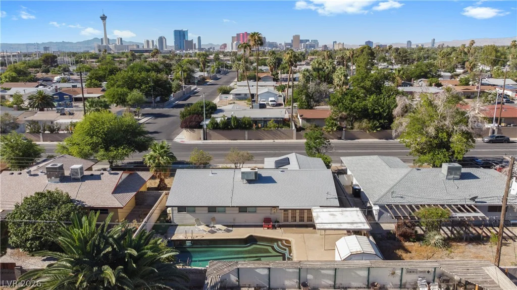 2004 Mesquite, Las Vegas, NV 89106