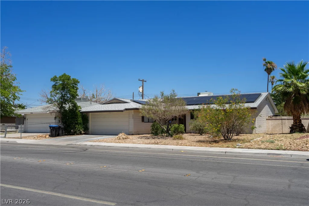 2004 Mesquite, Las Vegas, NV 89106