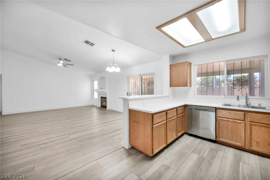 129 Honey Locust, North Las Vegas, NV 89031