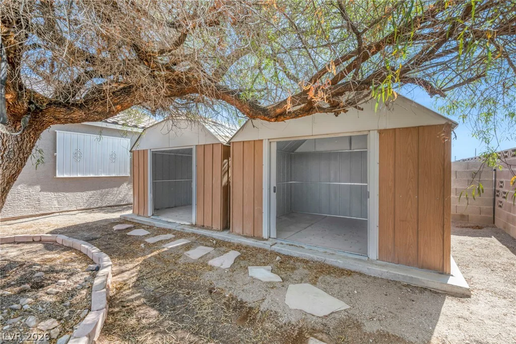 129 Honey Locust, North Las Vegas, NV 89031