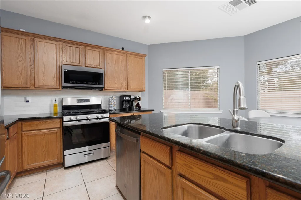 5917 Horsehair Blanket, North Las Vegas, NV 89081