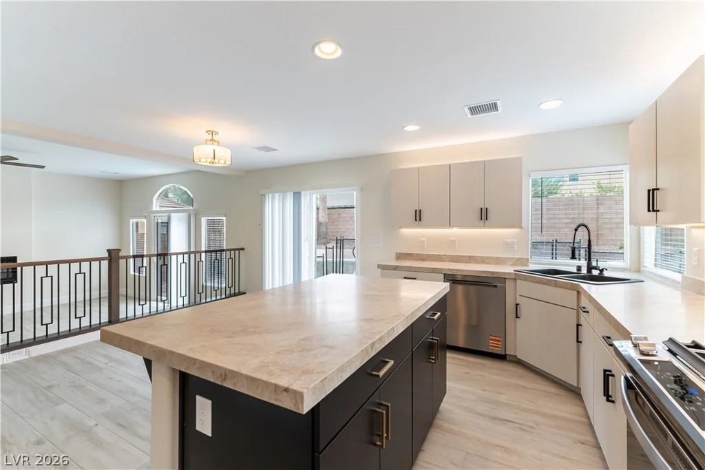 11003 Royal Highlands, Las Vegas, NV 89141