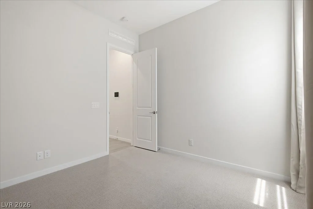 847 Eaton Falls, Henderson, NV 89011