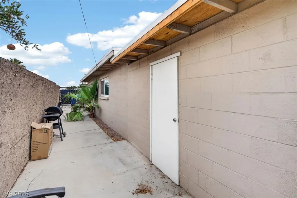 2837 La Canada, Las Vegas, NV 89169