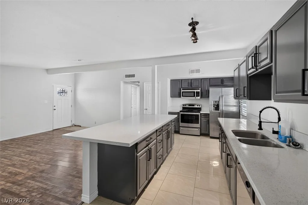 2837 La Canada, Las Vegas, NV 89169