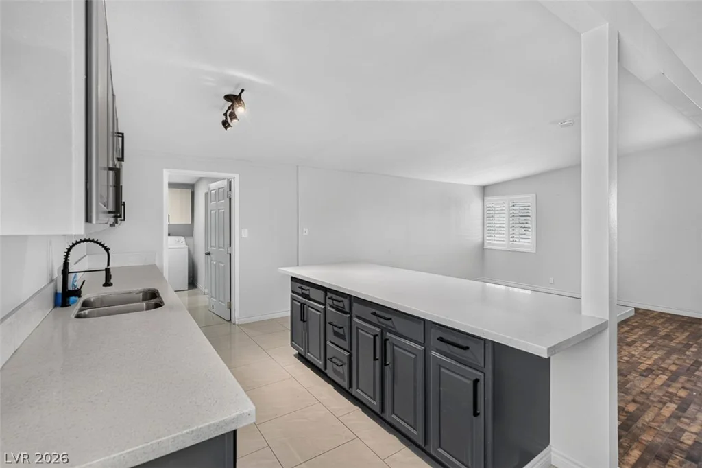 2837 La Canada, Las Vegas, NV 89169