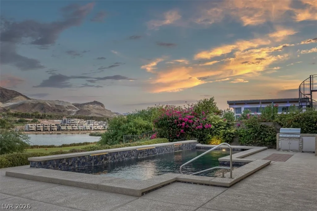 72 Bella Lago, Henderson, NV 89011