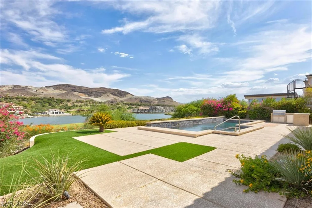 72 Bella Lago, Henderson, NV 89011