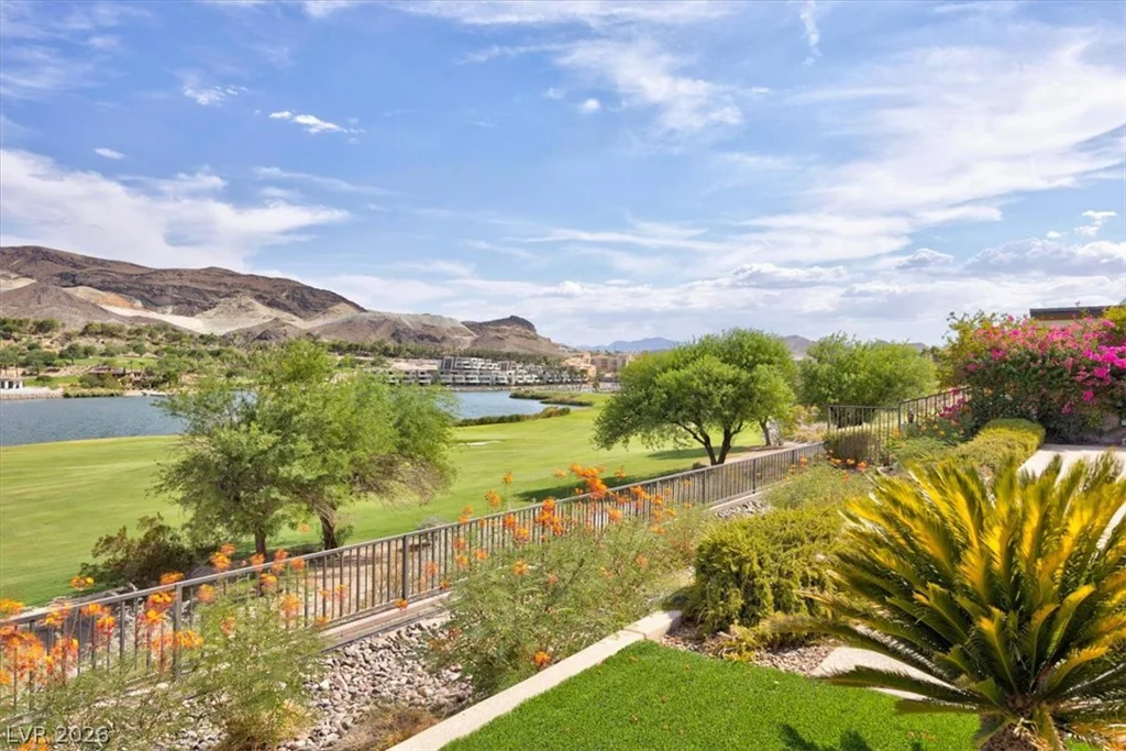 72 Bella Lago, Henderson, NV 89011