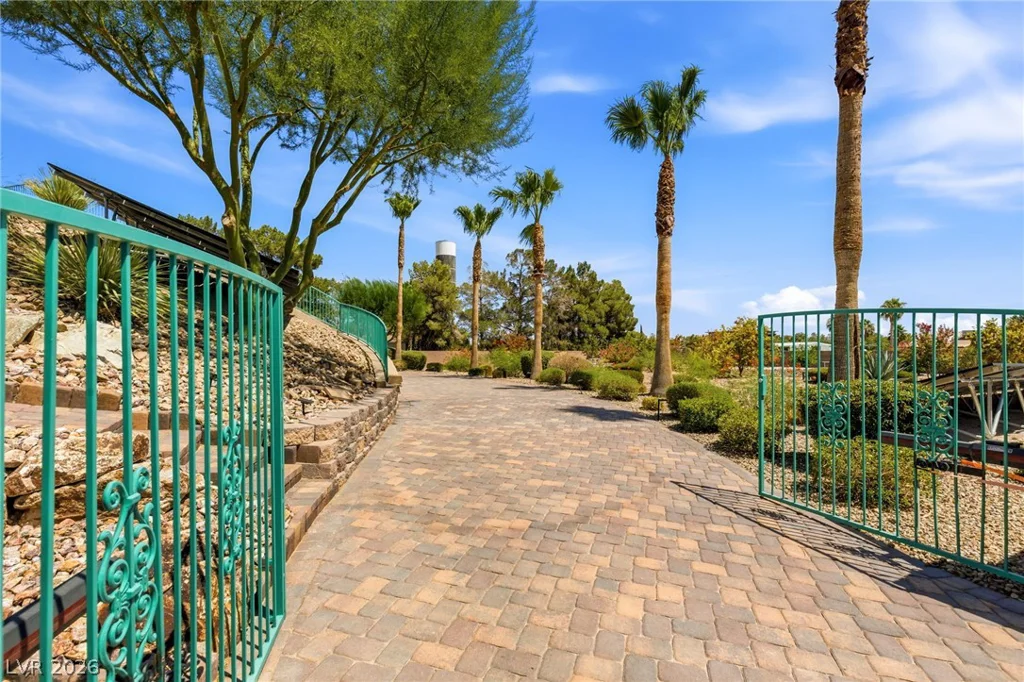 6131 Grand Teton, Las Vegas, NV 89131