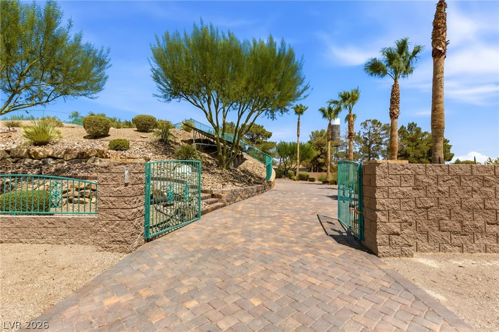 6131 Grand Teton, Las Vegas, NV 89131