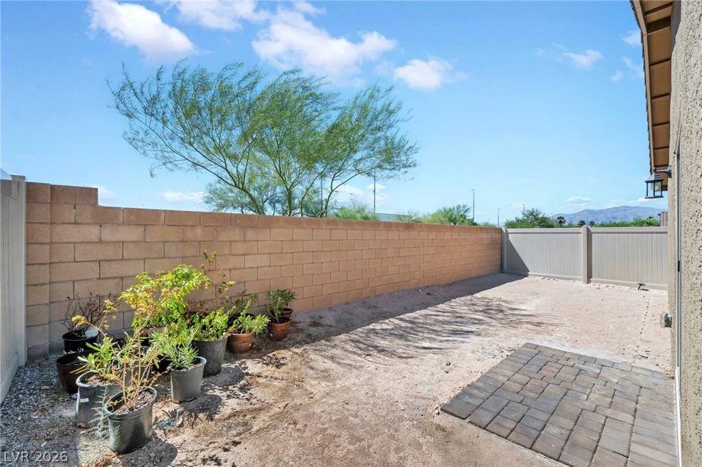 4215 Gold Desert, North Las Vegas, NV 89032