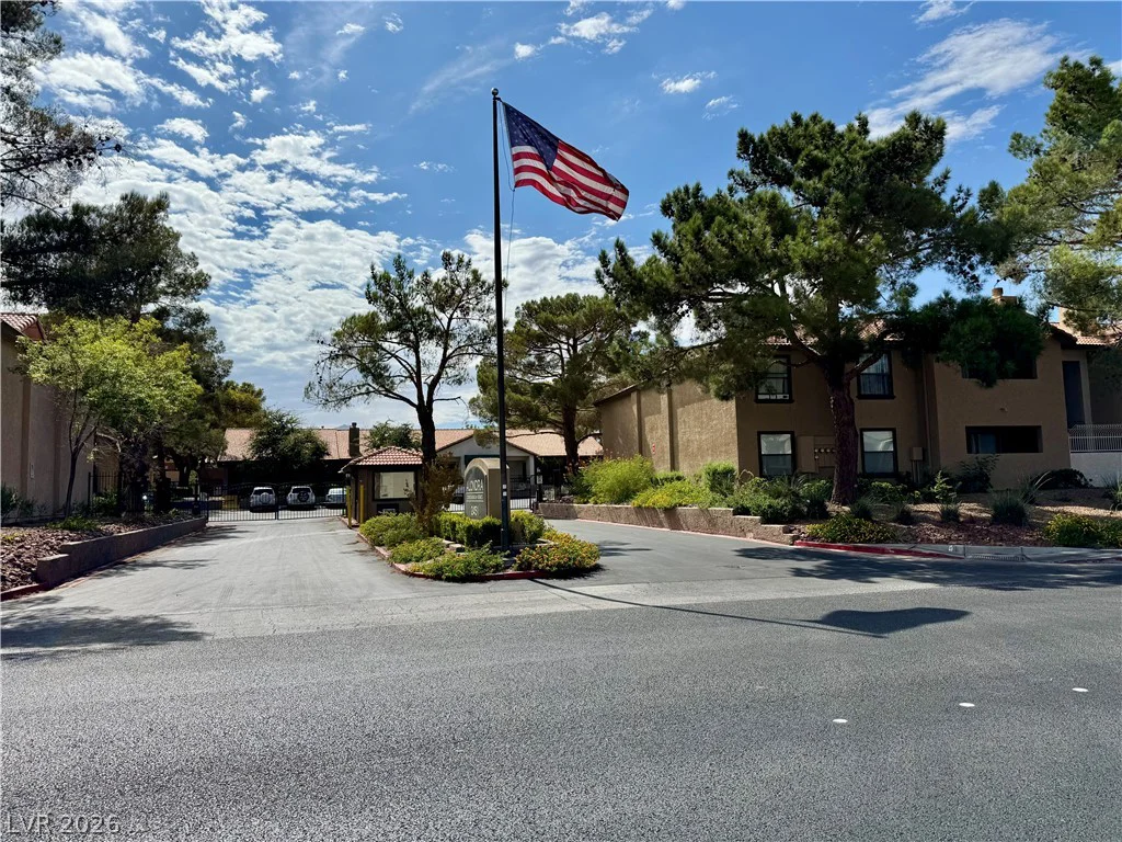 2451 Rainbow, Las Vegas, NV 89108