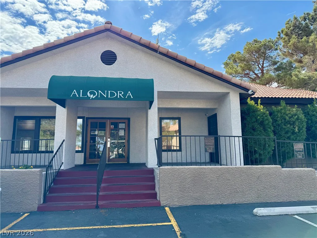 2451 Rainbow, Las Vegas, NV 89108