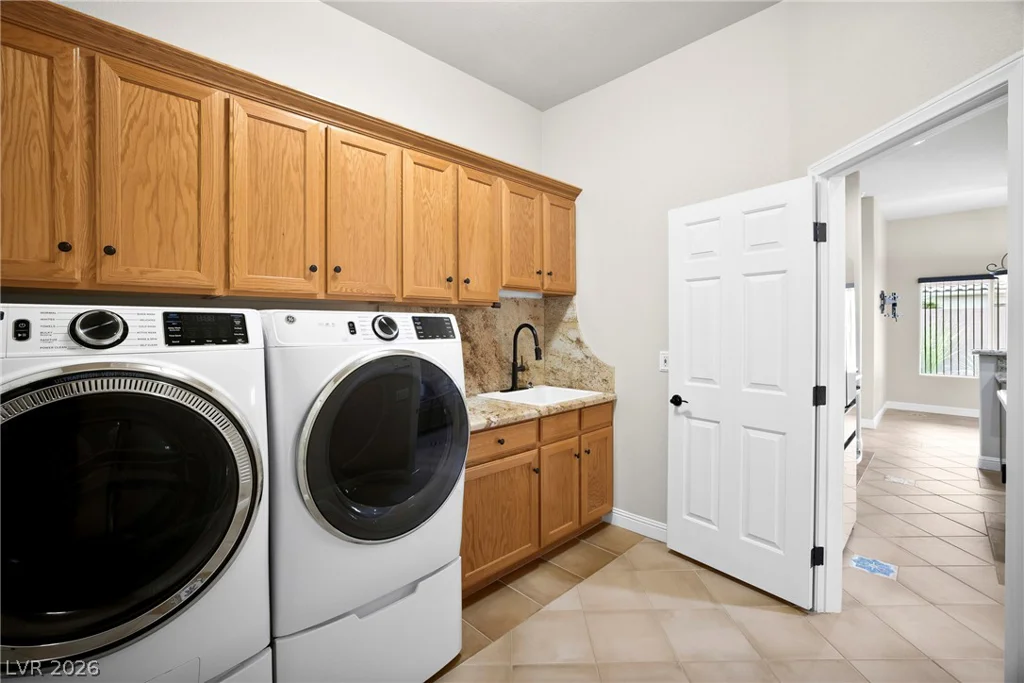 824 Sandsprings, Henderson, NV 89011