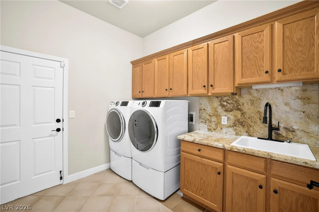824 Sandsprings, Henderson, NV 89011