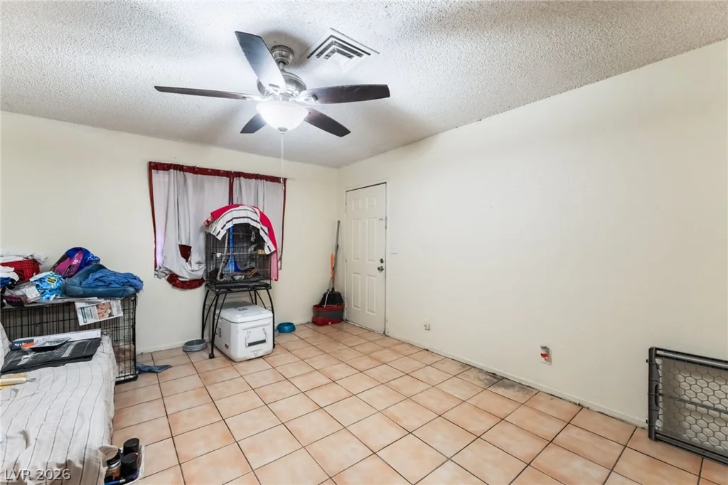 828 Sagman, Las Vegas, NV 89101