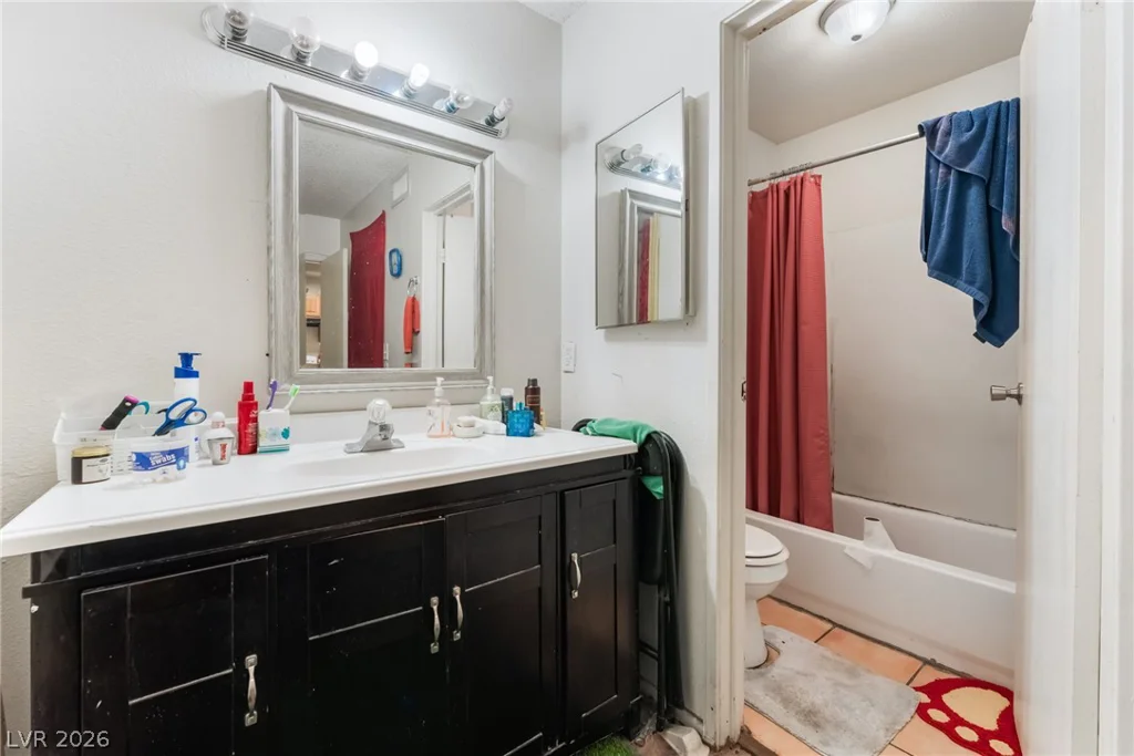 828 Sagman, Las Vegas, NV 89101
