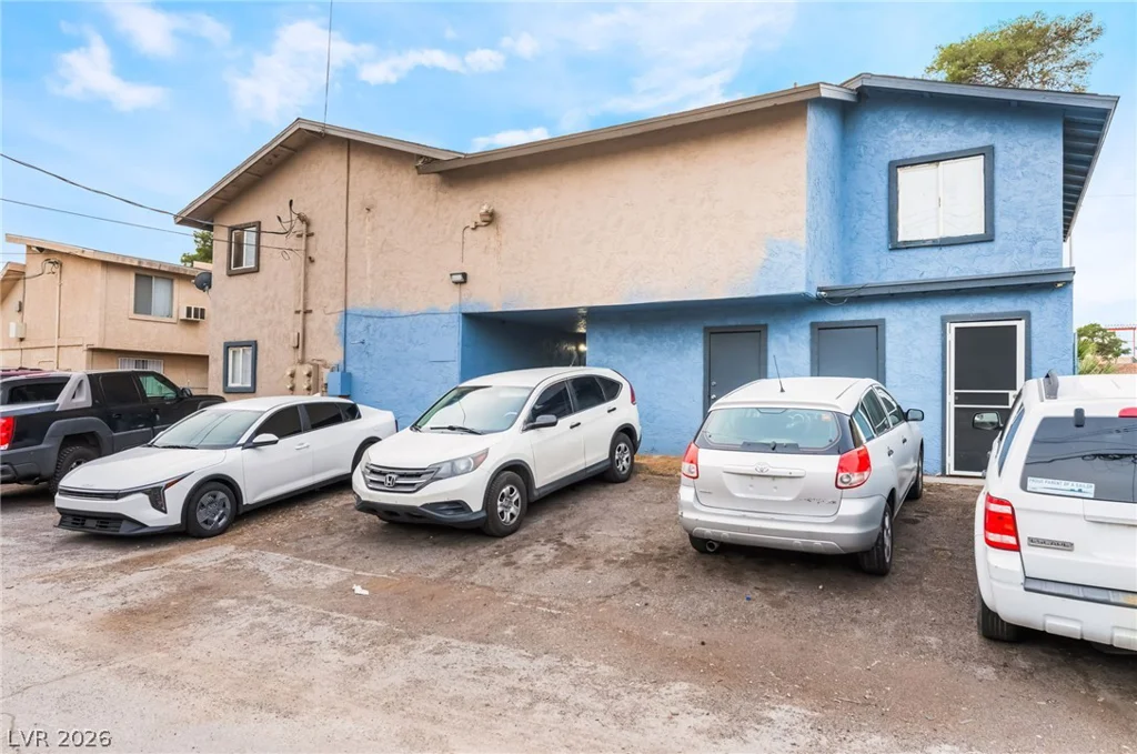 828 Sagman, Las Vegas, NV 89101