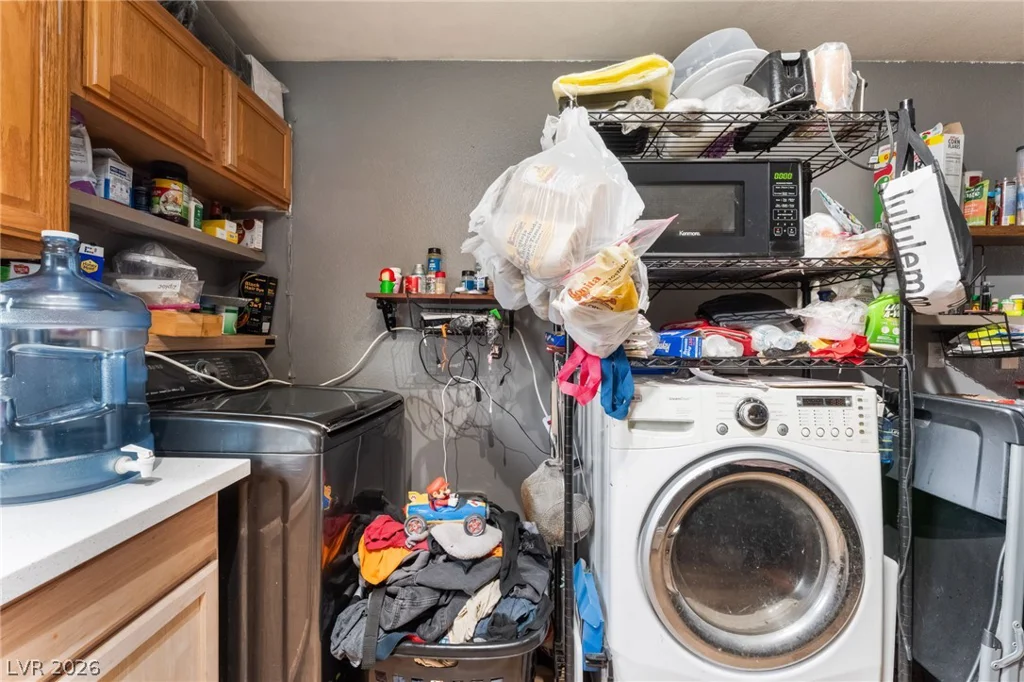 828 Sagman, Las Vegas, NV 89101