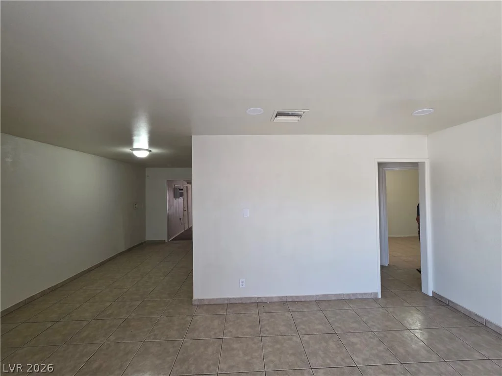 910 Magnolia, Las Vegas, NV 89108